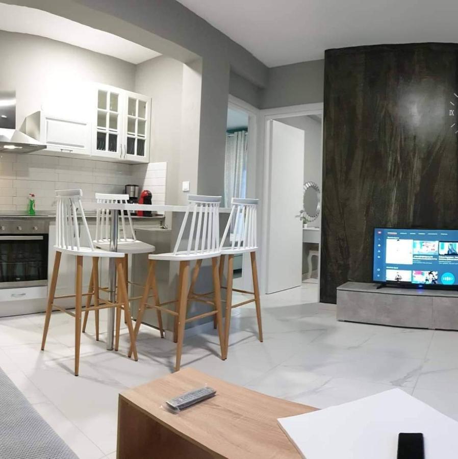 Diamond Lux Apartment Palaiontsiflikion Luaran gambar