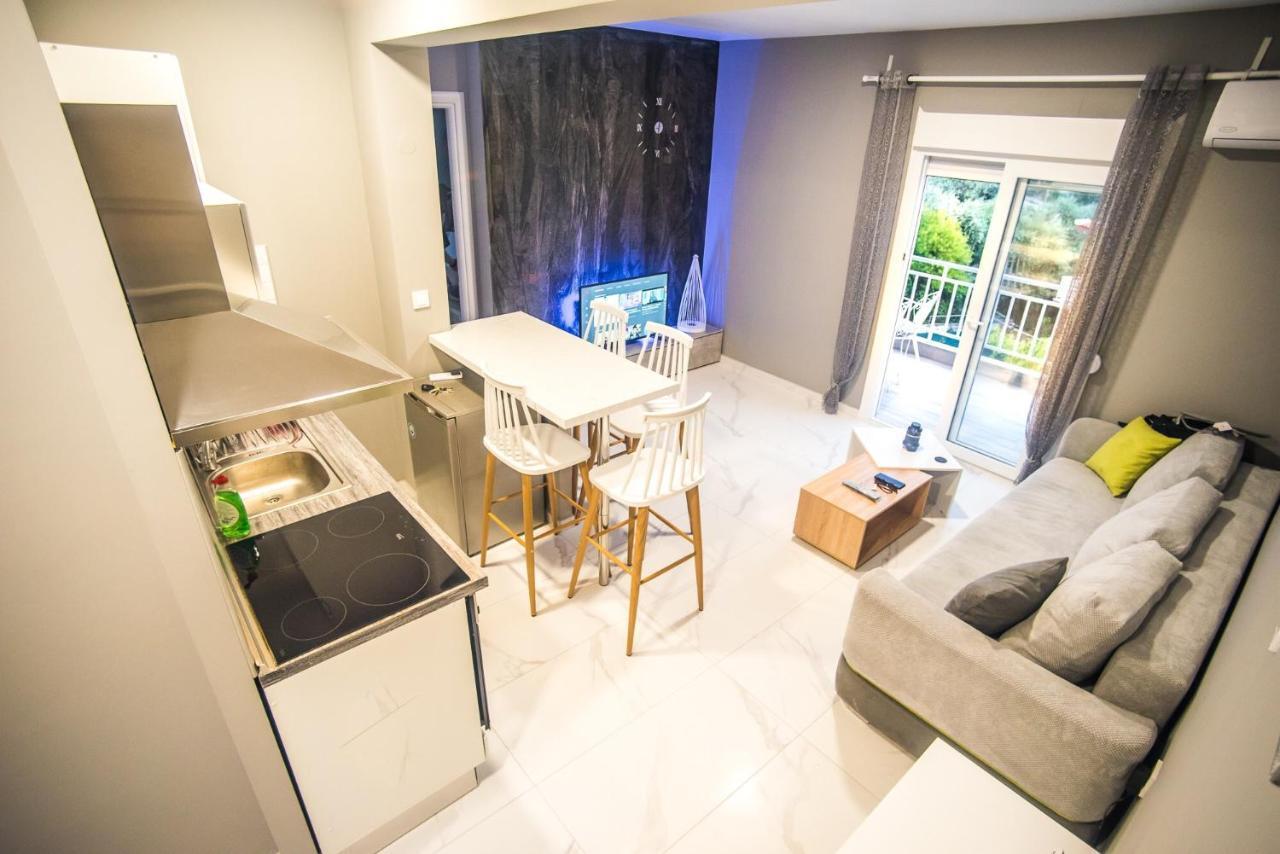 Diamond Lux Apartment Palaiontsiflikion Luaran gambar