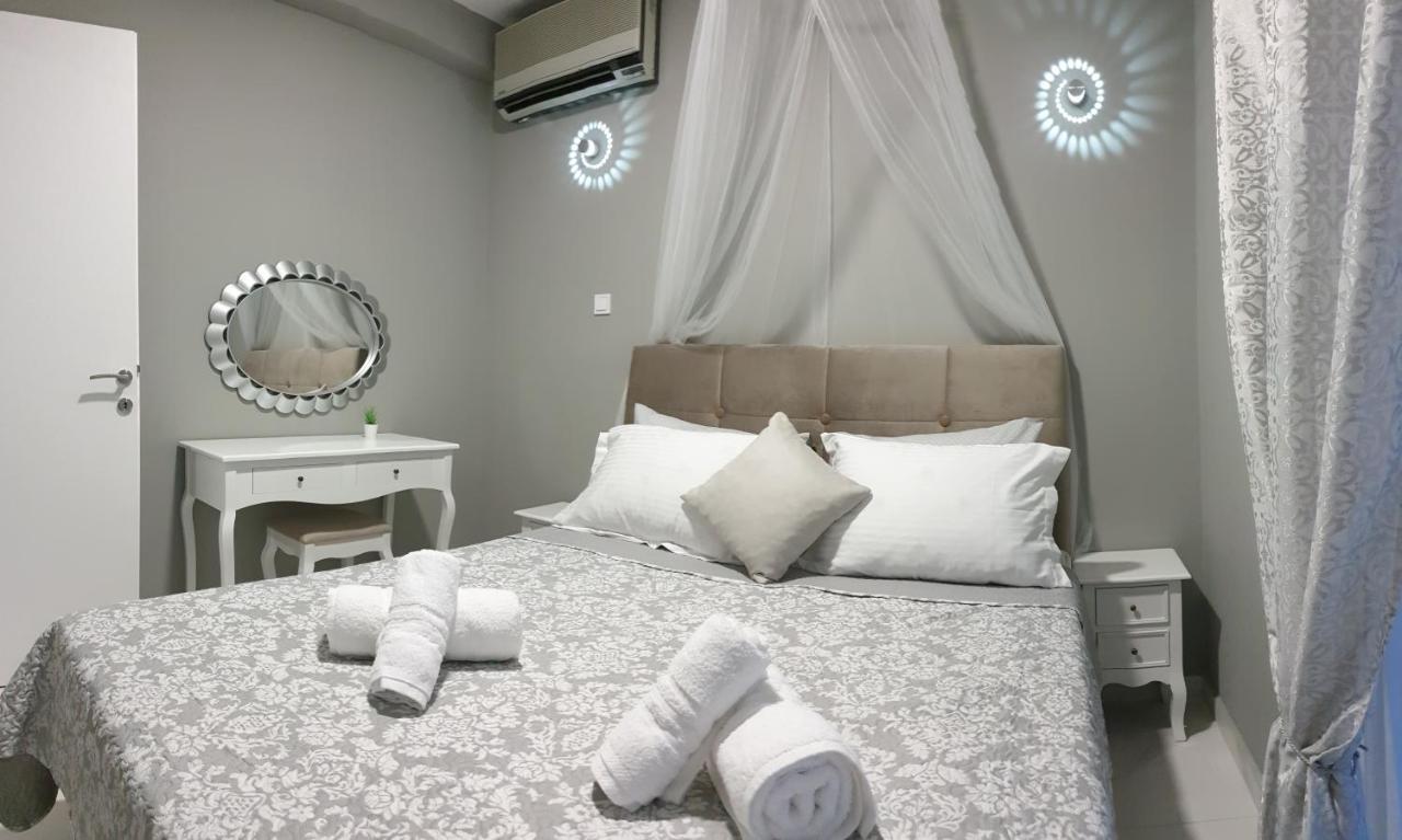 Diamond Lux Apartment Palaiontsiflikion Luaran gambar