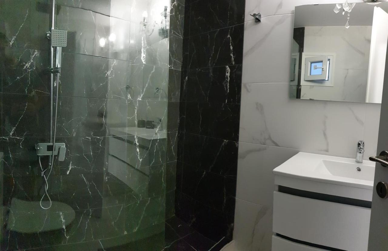 Diamond Lux Apartment Palaiontsiflikion Luaran gambar